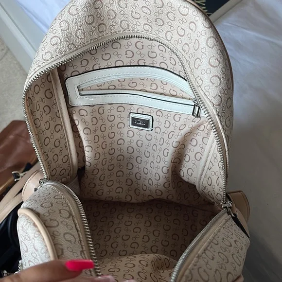 Guess backpack - Picture 5 of 5